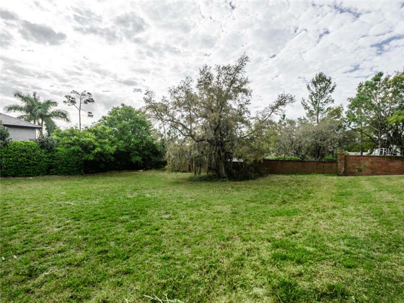 Property Photo:  1018 Roundstone Place  FL 34683 