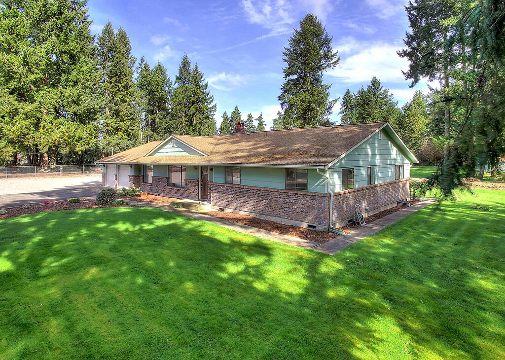 Property Photo:  19009 29th Ave E  WA 98445 