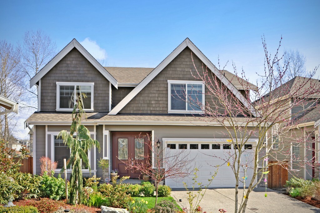 Property Photo:  278 Vashon Place NE  WA 98059 