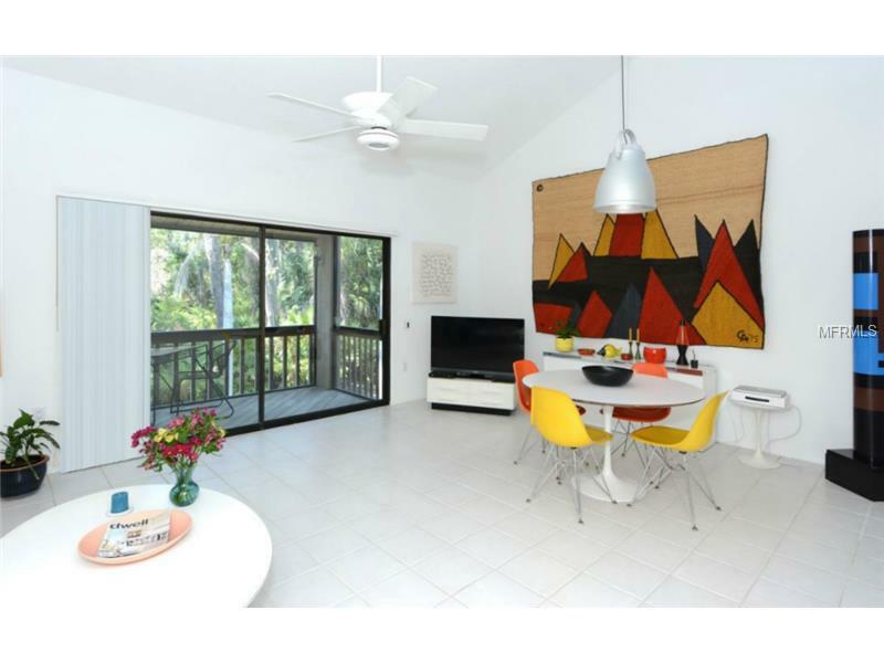 Property Photo:  202 Woodland Drive 202  FL 34229 