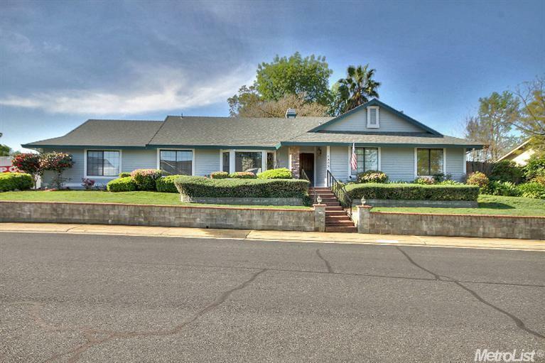 Property Photo:  1303 Kinghurst Drive  CA 95661 