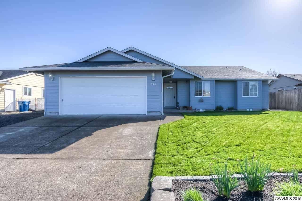 Property Photo:  580 N 9th St  OR 97325 