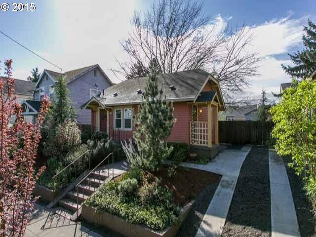 Property Photo:  1022 NE Roselawn St  OR 97211 