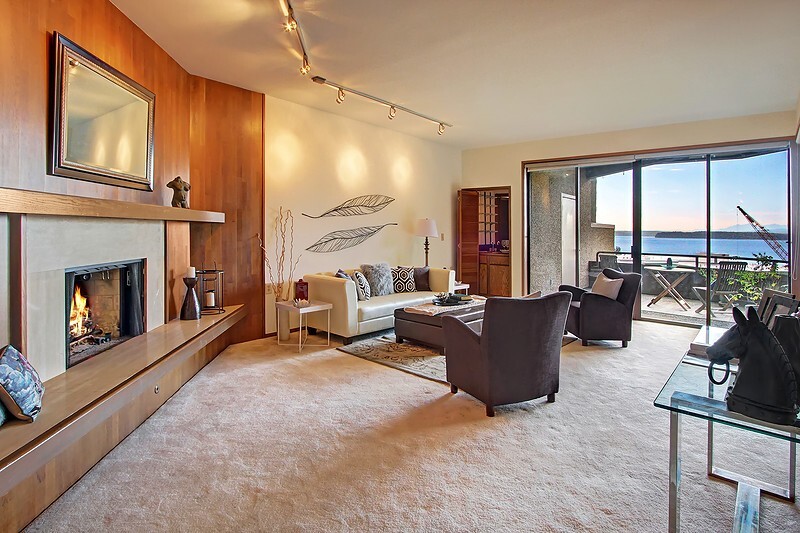 Property Photo:  7019 47th Ave SW 1  WA 98136 