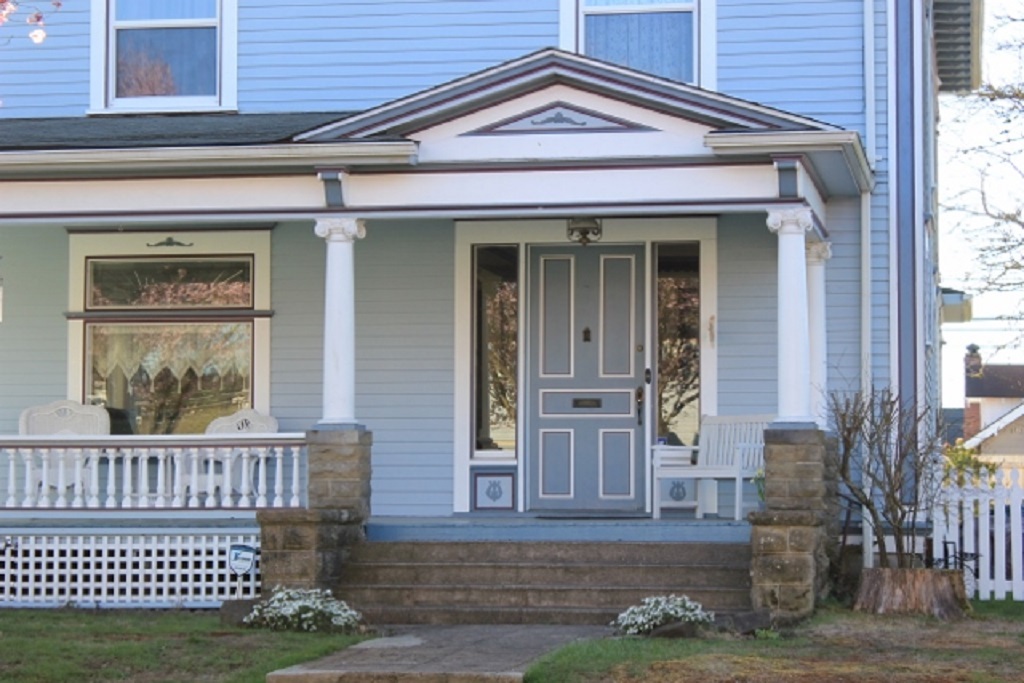 Property Photo: 703 E St WA 98531