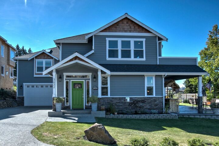 Property Photo:  3632 Lake Washington Blvd N  WA 98056 