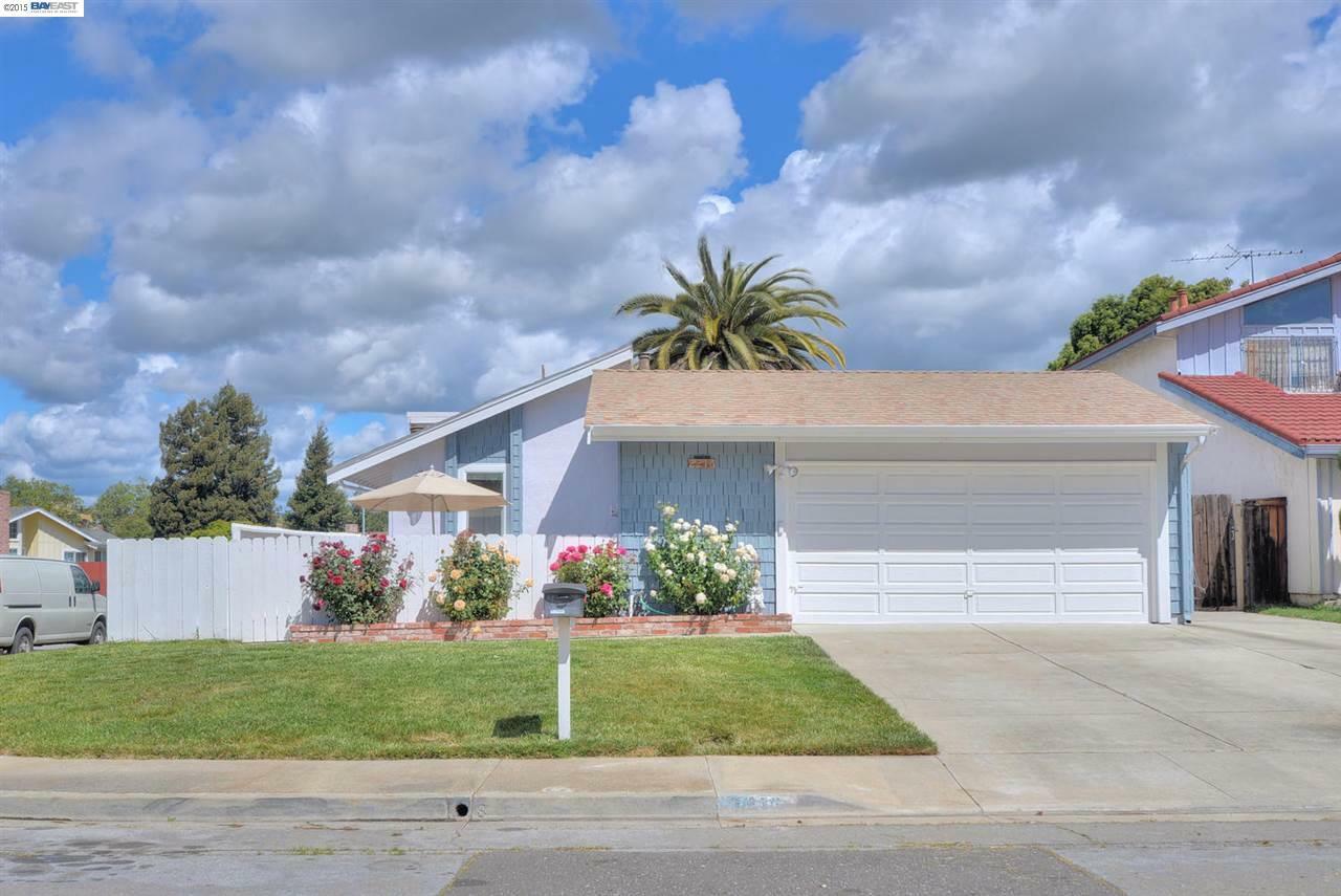 Property Photo: 2216 Tanger Ct CA 94587