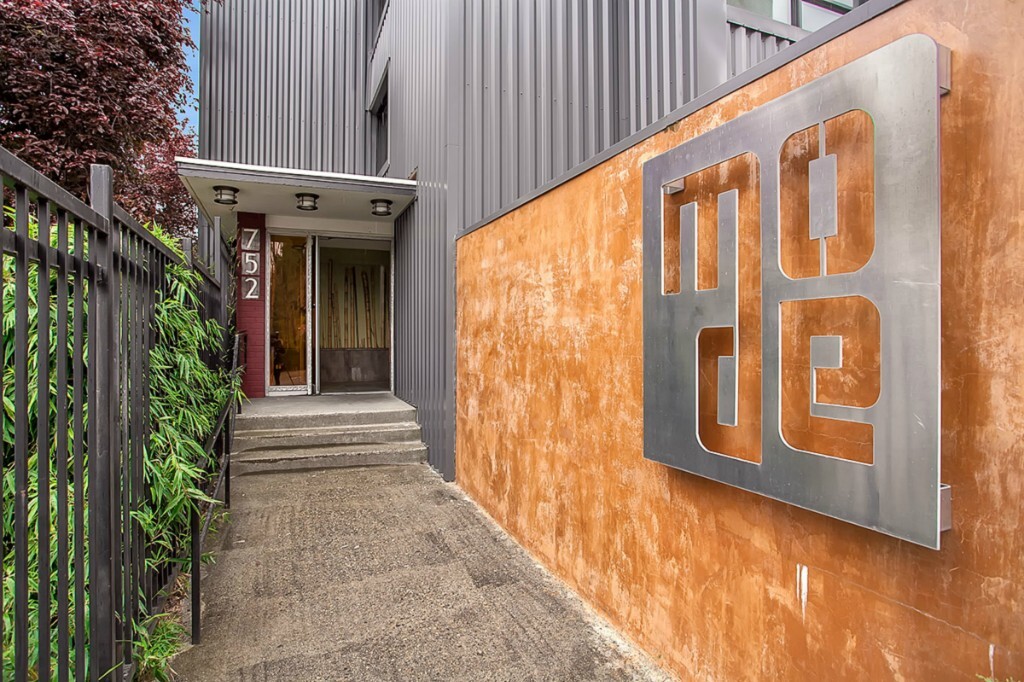 Property Photo: 752 Bellevue Ave E 307 WA 98102