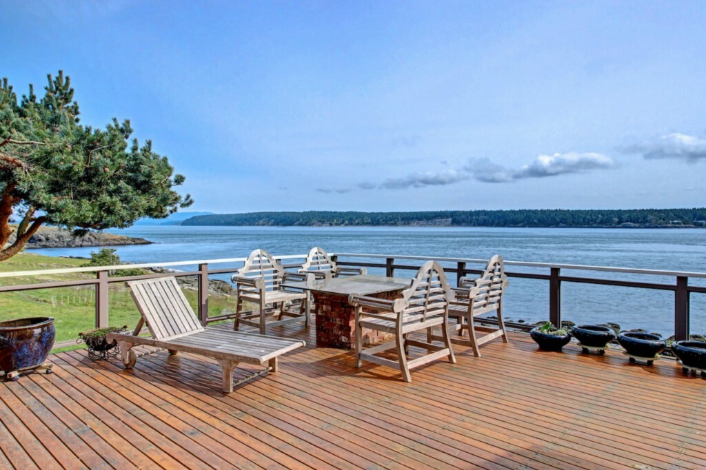 Property Photo:  17 Driftwood Lane  WA 98250 