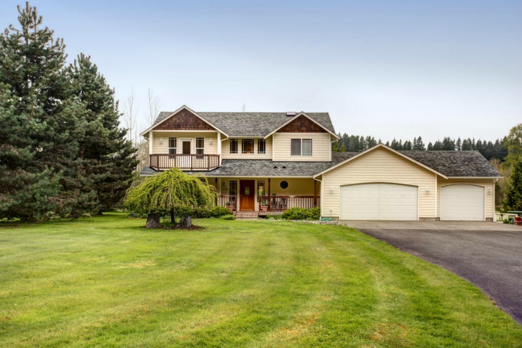 Property Photo:  716 150th Ave NE  WA 98290 