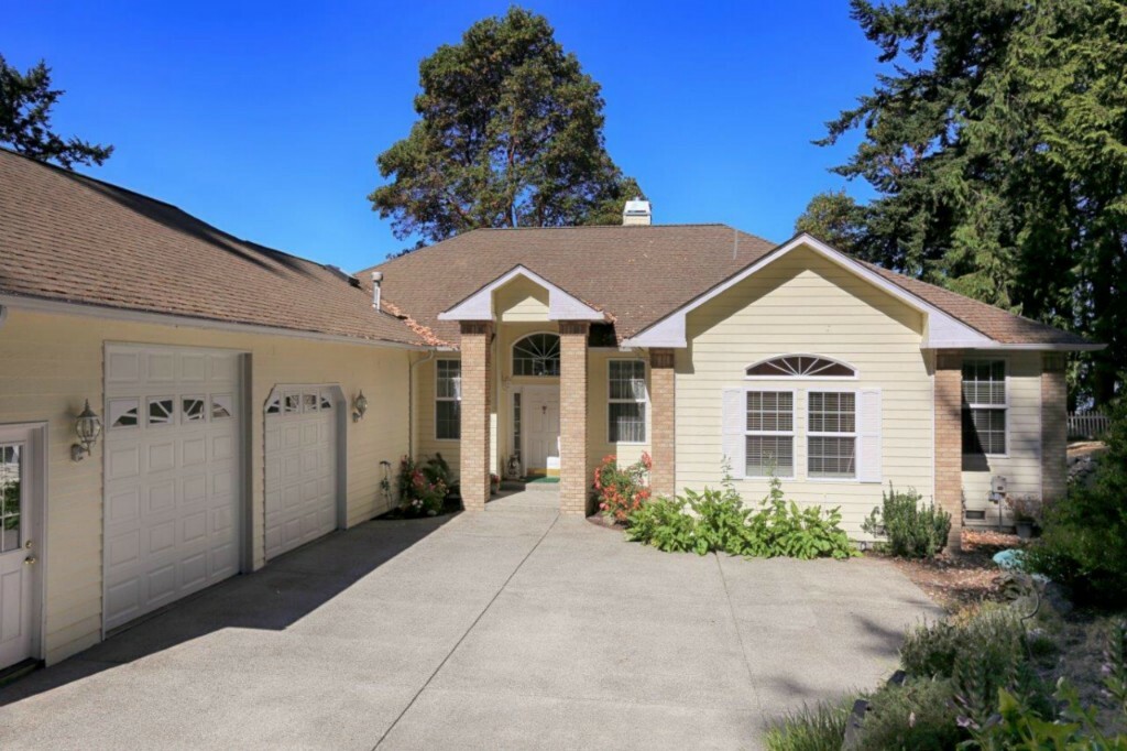 Property Photo:  785 N Sunset Dr  WA 98282 