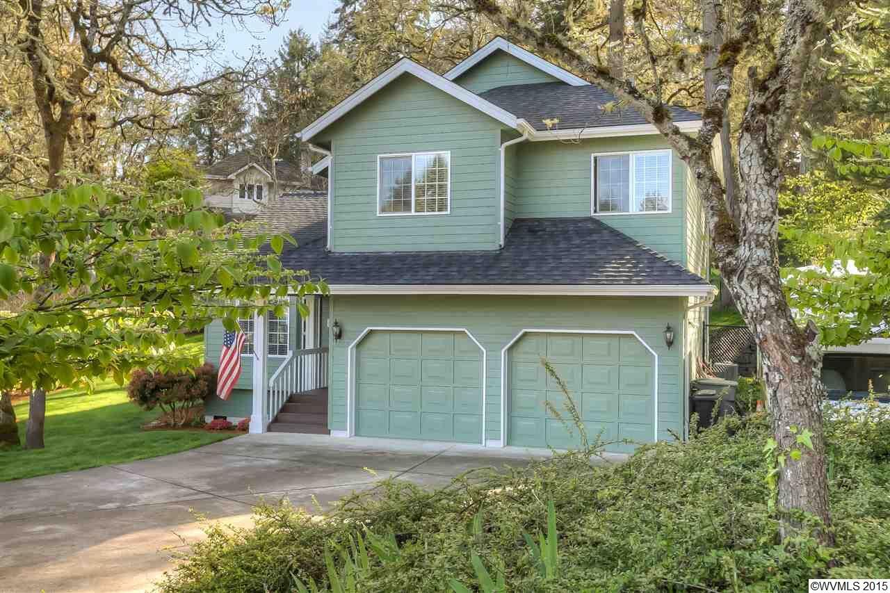 Property Photo:  2008 NW Myrtlewood Wy  OR 97330 