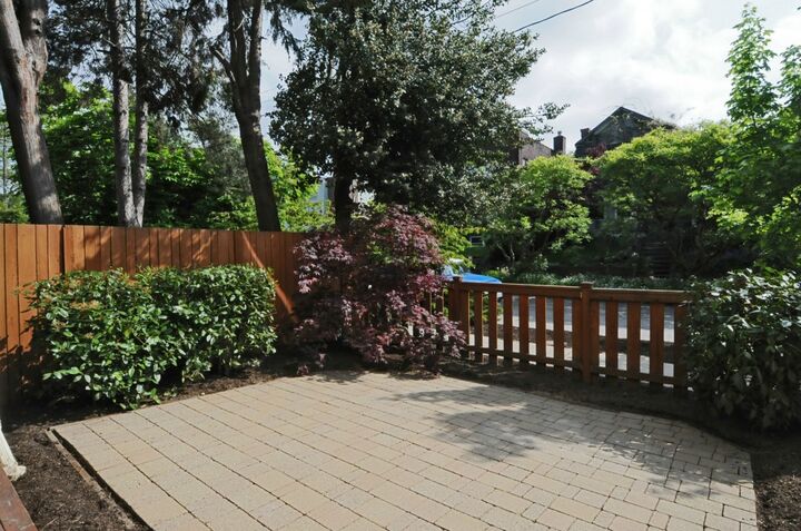 Property Photo: 5035 12th Avenue NE B WA 98105