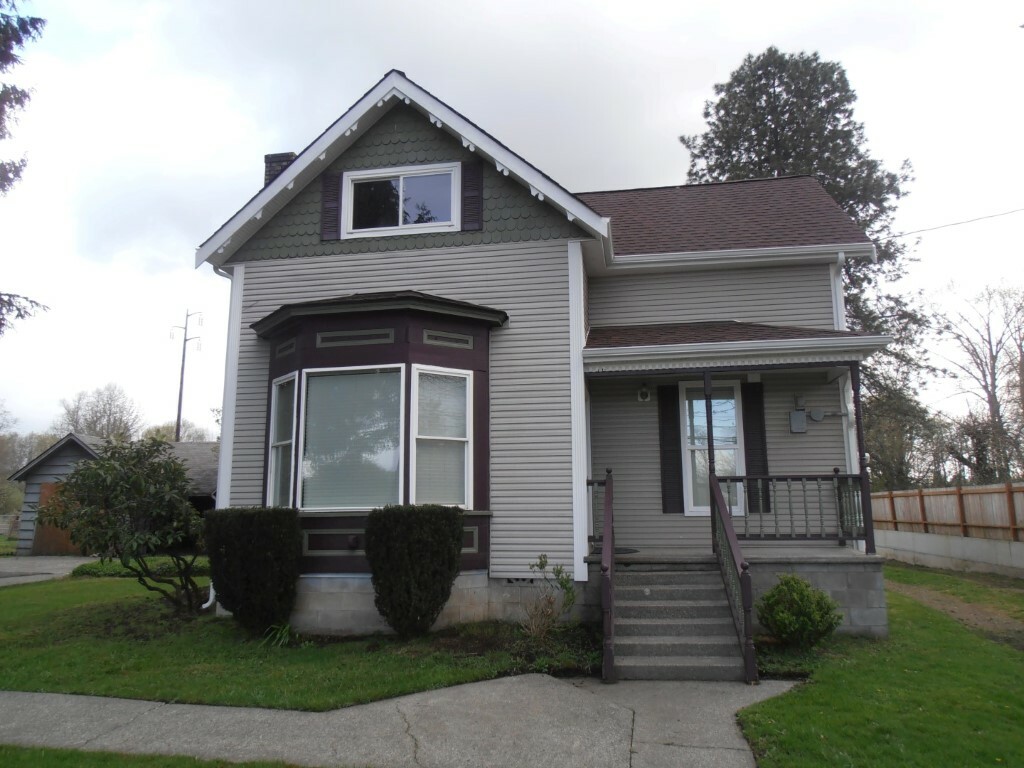 Property Photo:  1308 N Pearl St  WA 98531 