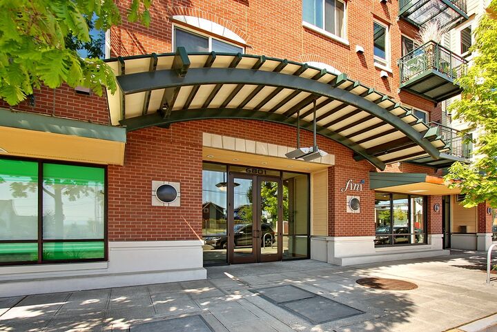 6801 Greenwood Ave N 210  Seattle WA 98103 photo