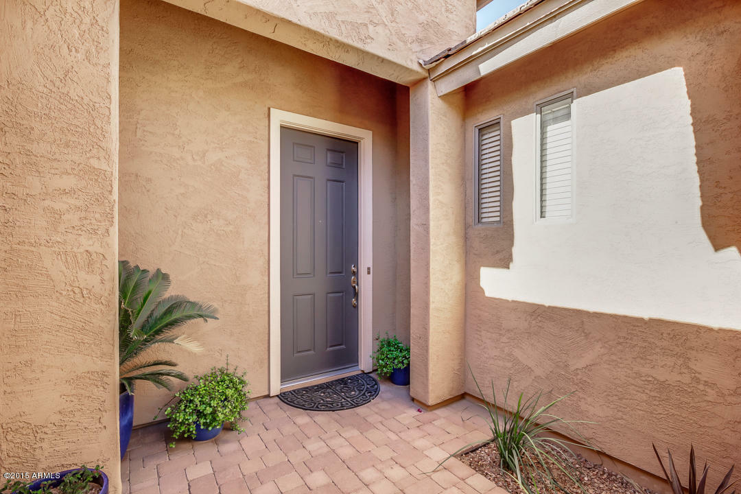 Property Photo:  172 W Hawk Way  AZ 85286 