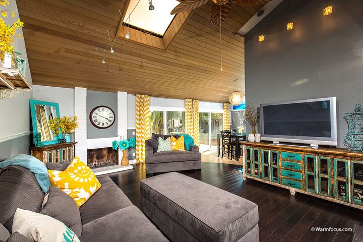 Property Photo:  1042 Silver Stallion Dr  CA 92081