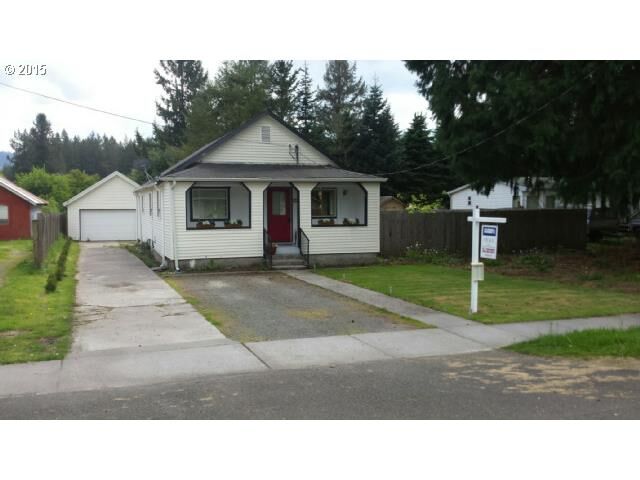 Property Photo:  109 E Jones St  WA 98675 