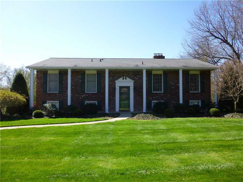 Property Photo:  208 Woodview Drive  PA 15009 