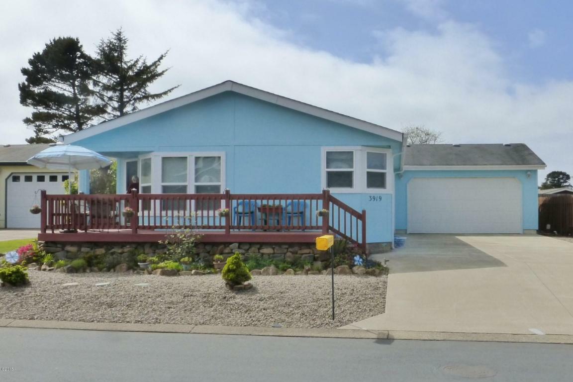 Property Photo: 3919 Summit Ridge Circle OR 97341