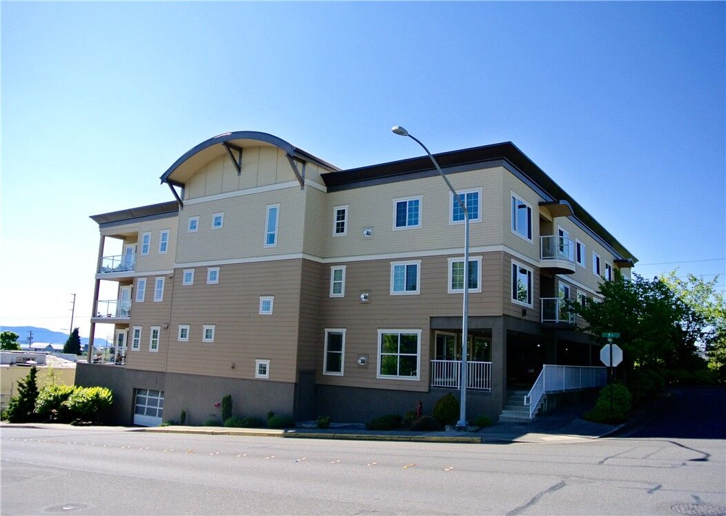 Property Photo:  1011 Bancroft St 306  WA 98225 