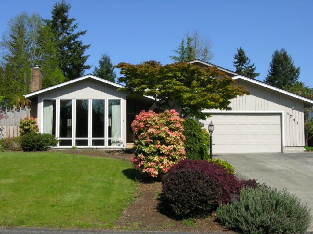 Property Photo:  4743 Lakemont Dr SE  WA 98513 