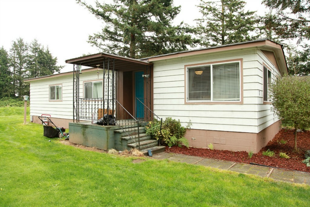 Property Photo:  1014 Smith Rd 7  WA 98226 