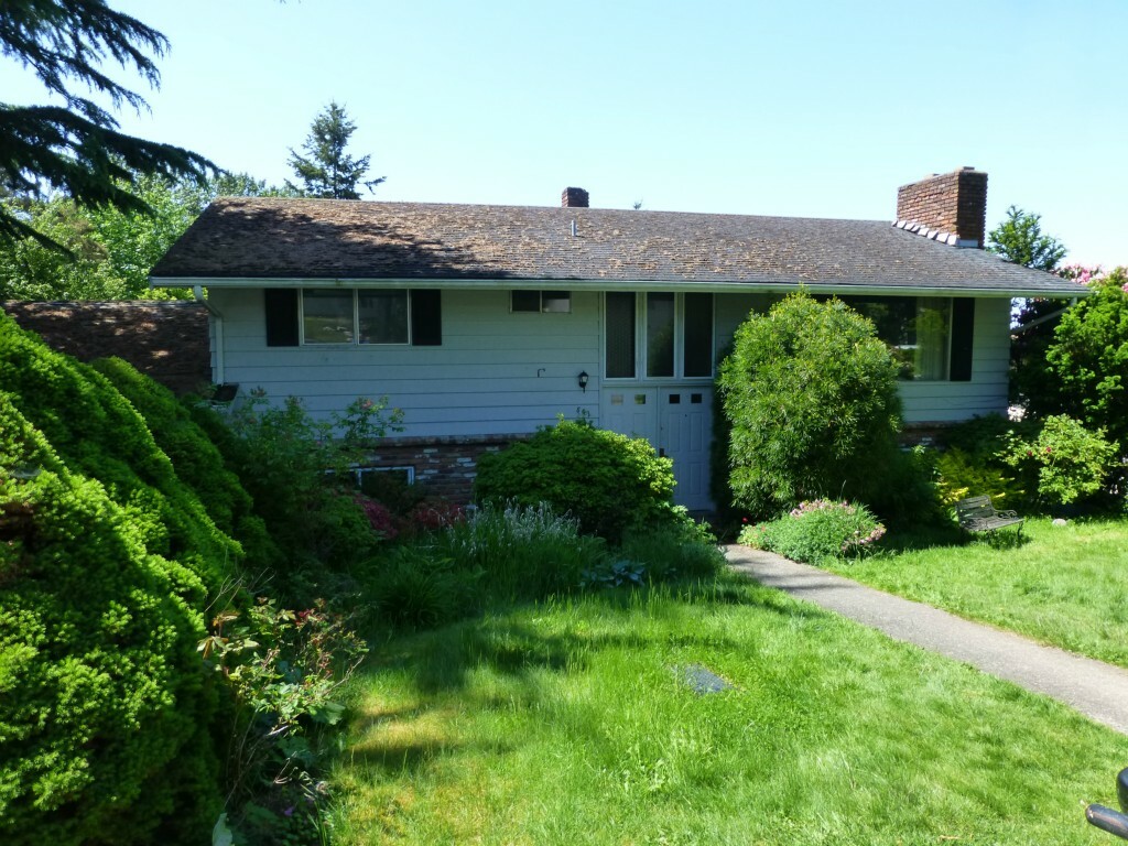 Property Photo:  801 Queen St  WA 98229 