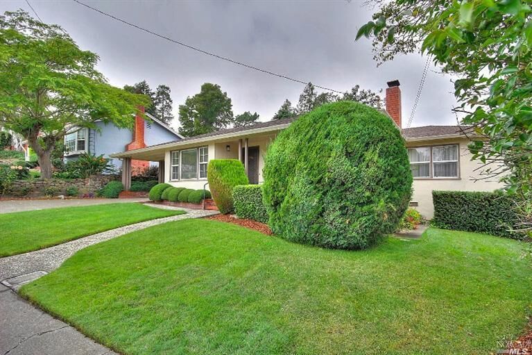 Property Photo: 29 El Rose Drive CA 94952