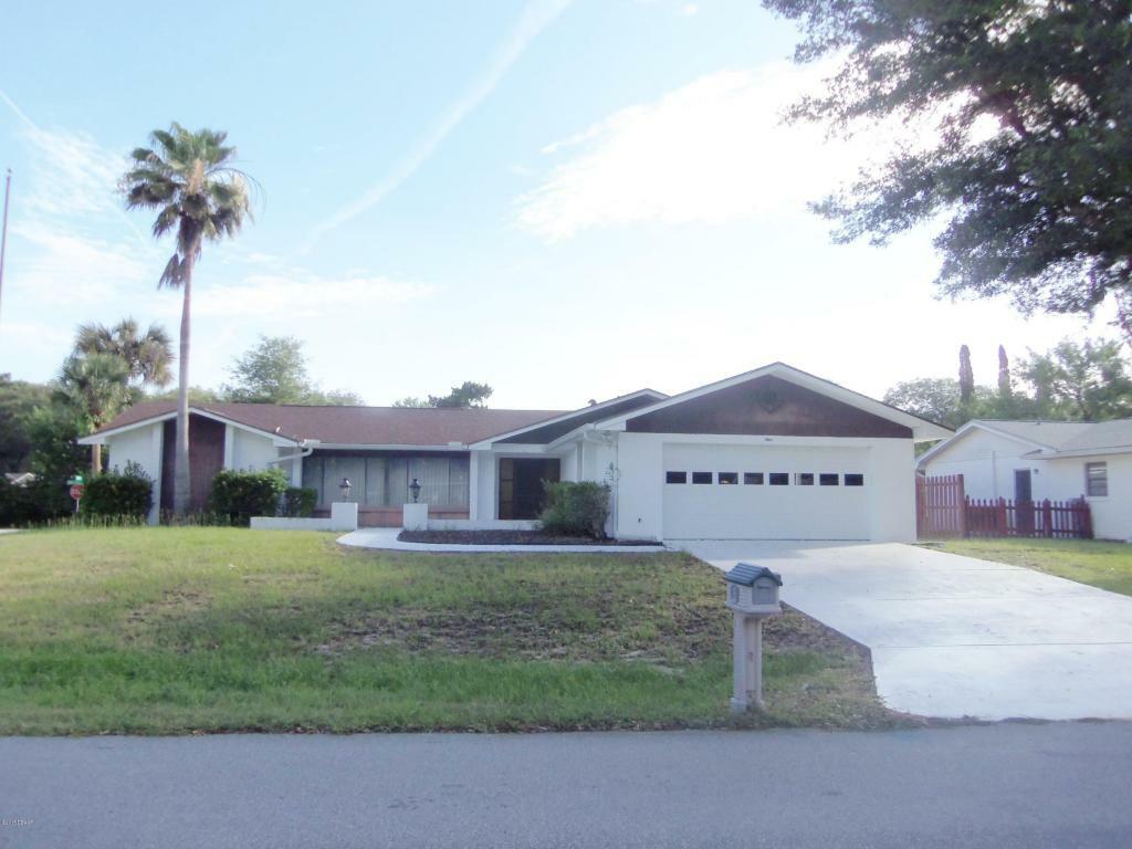 Property Photo:  9 Blyth Place  FL 32137 