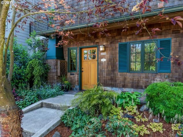 Property Photo:  3446 NW Savier St  OR 97210 