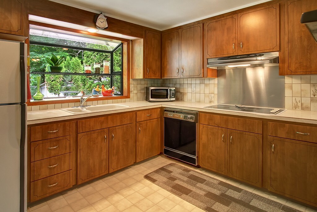 Property Photo: 13814 SE 141st St WA 98059
