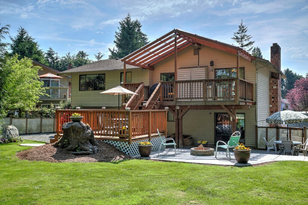 Property Photo:  18517 134th Ave SE  WA 98058 