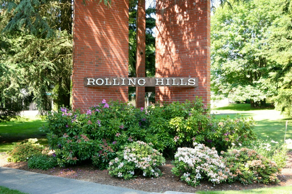 Property Photo: 2010 SE 16th Ct WA 98055