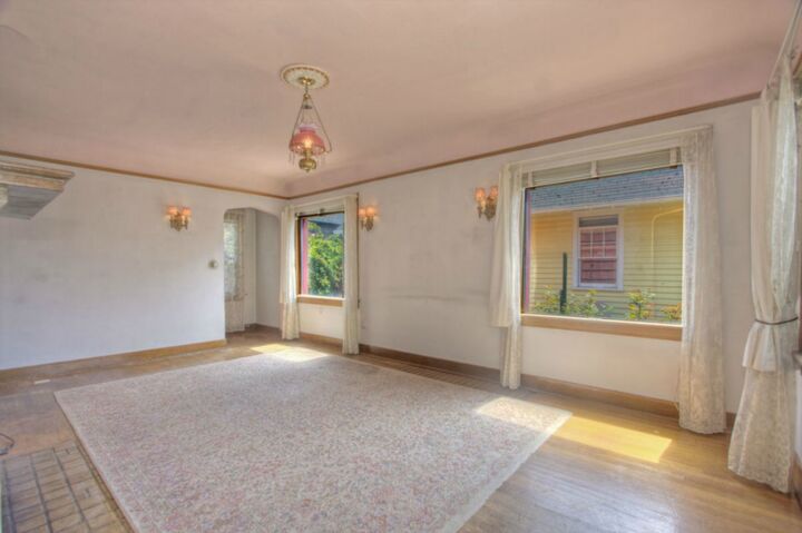 Property Photo: 7006 14th Ave NE WA 98115