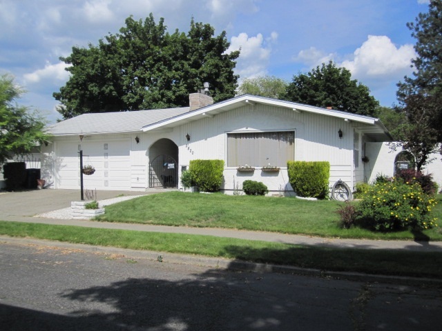 Property Photo: 5820 N Birch Place WA 99205