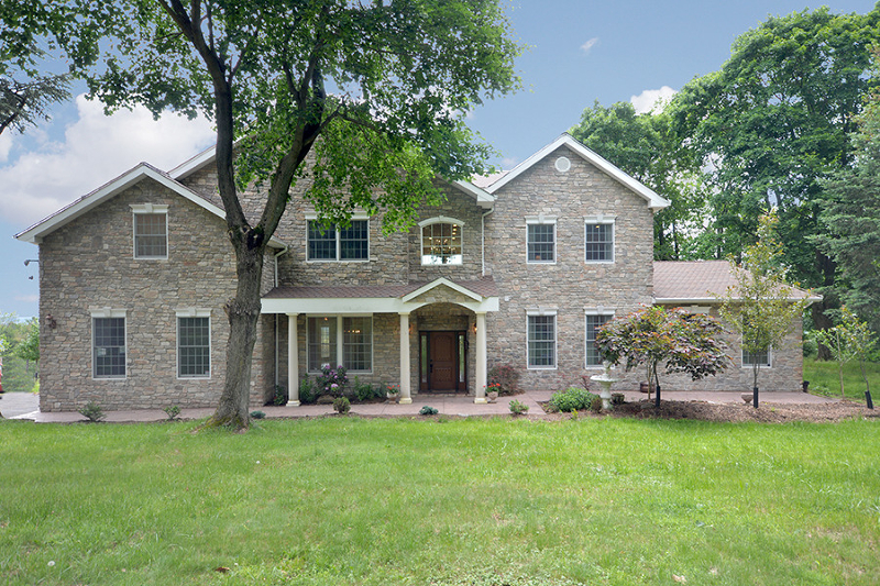 Property Photo:  62 Undercliff Ter S  NJ 07052 