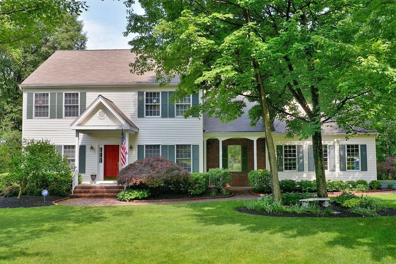 Property Photo: 5 Farrington Ln NJ 07869