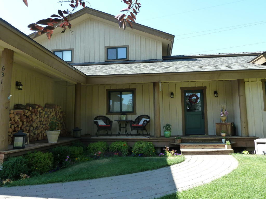 Property Photo:  631 W Meadow Dr  ID 83333 