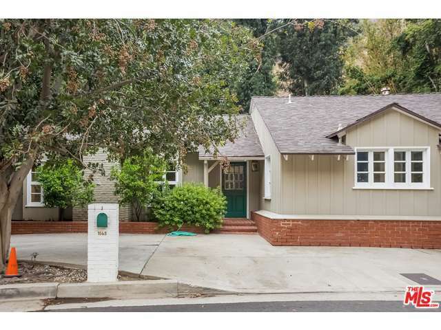 Property Photo:  1845 Franklin Canyon Dr  CA 90210 