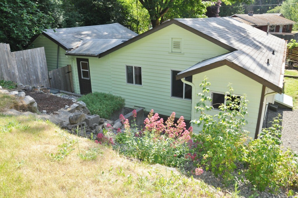 Property Photo:  2016 Shamrock Dr NW  WA 98312 