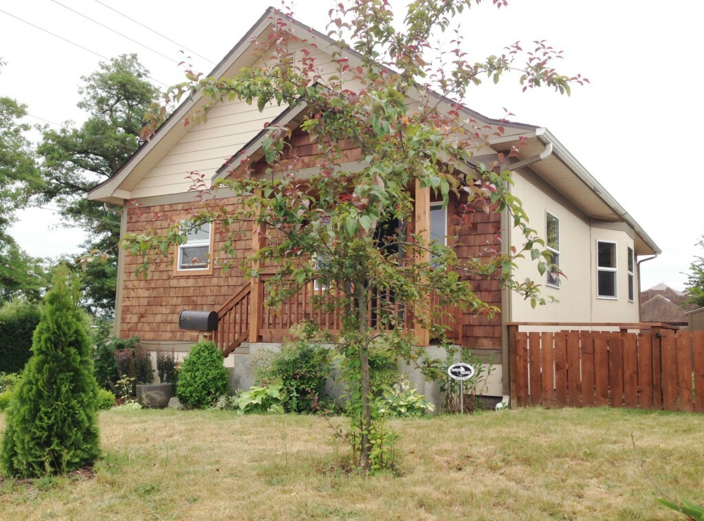 Property Photo: 3829 S Orcas St WA 98118