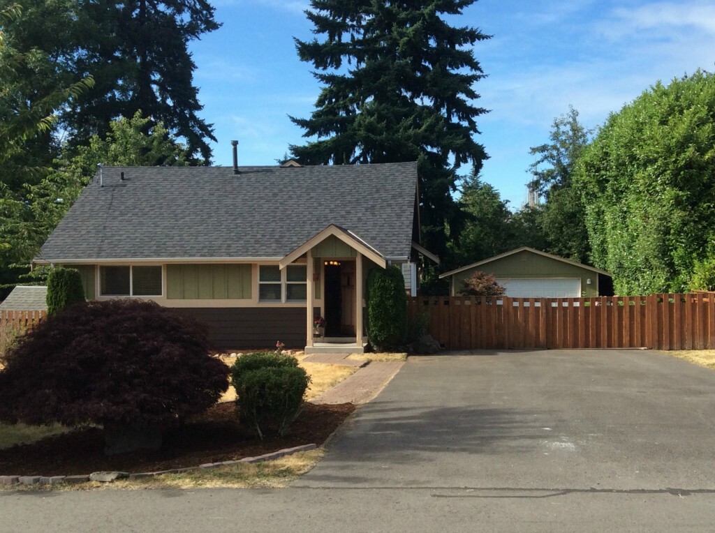 Property Photo: 1001 E Chicago St WA 98030