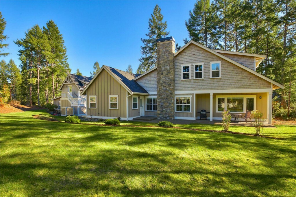 Property Photo: 230 E Michelle Dr WA 98592