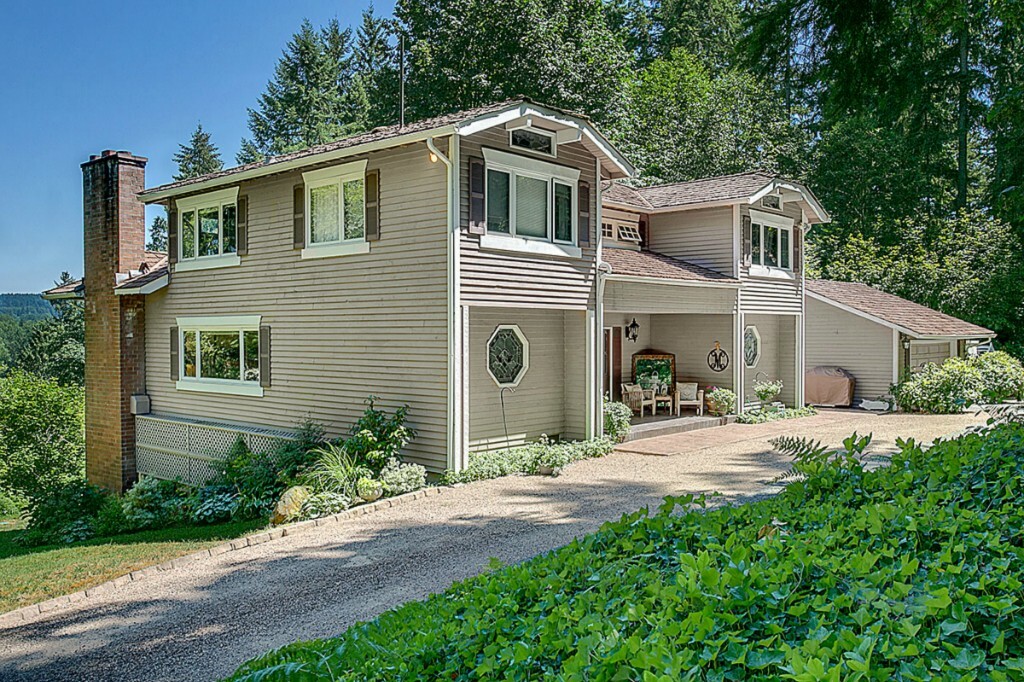 Property Photo:  18815 NE 137th St  WA 98072 