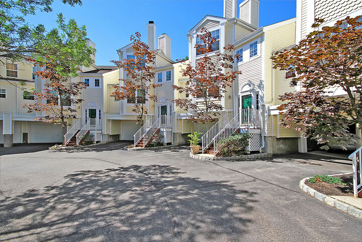 2106 Harvest Ct  Hanover Twp. NJ 07981 photo