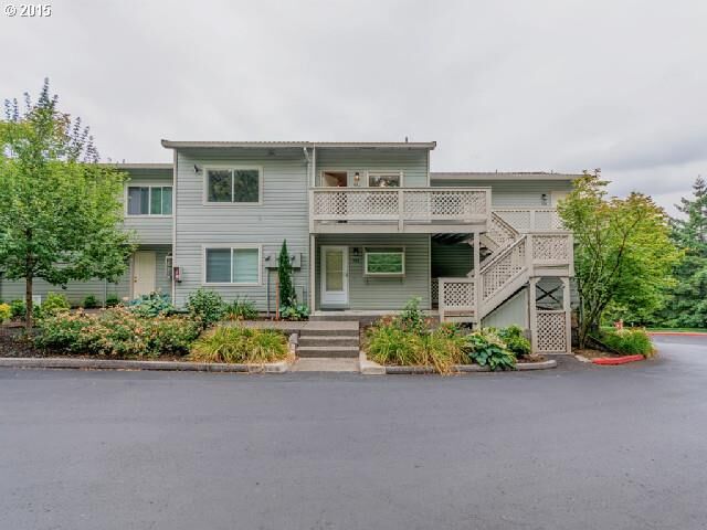 Property Photo:  3433 McNary Pkwy 704  OR 97035 