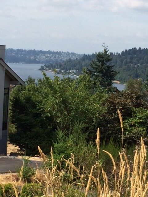 Property Photo:  11180 SE 66th Ct  WA 98056 