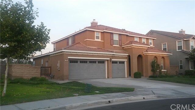 Property Photo:  1749 Chamberlin Creek Way  CA 92571 
