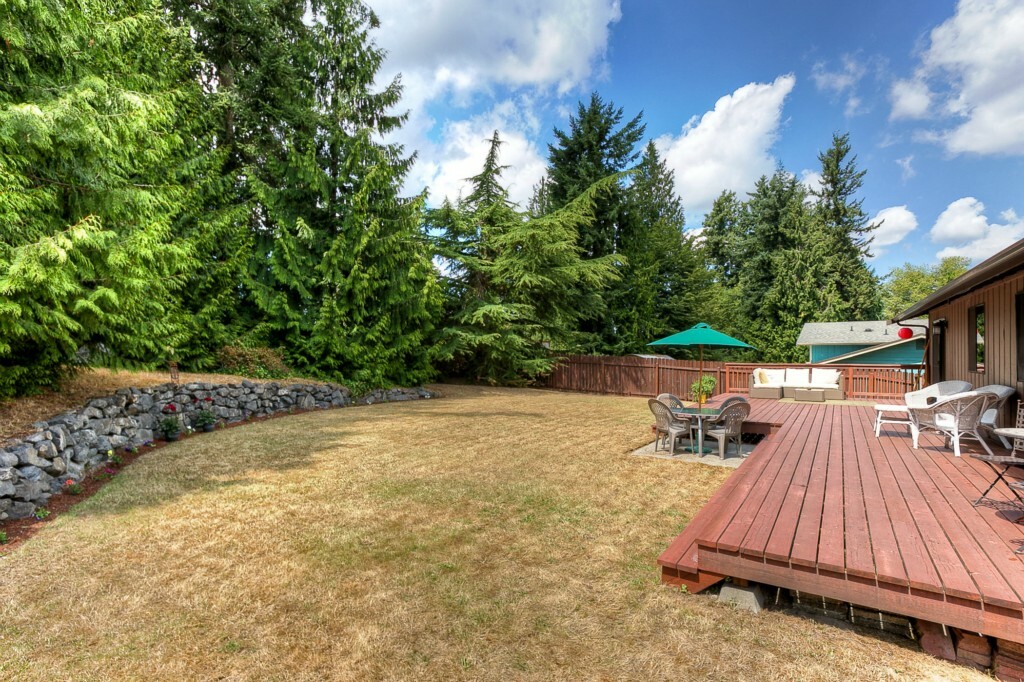 Property Photo:  89 18th Ave  WA 98354 